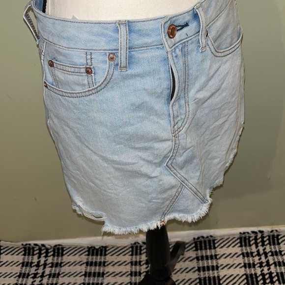 American Eagle Outfitters distressed light wash mini denim skirt - Picture 7 of 17